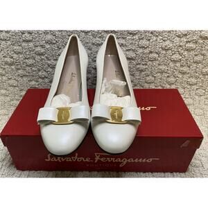 Salvatore Ferragamo Pumps Womens 8 C NIB Pearl White Vara Lillaz Leather Bow